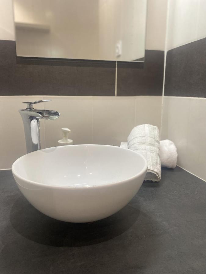 La Cle - Port - Gare - Centre De Toulon Apartman Kültér fotó